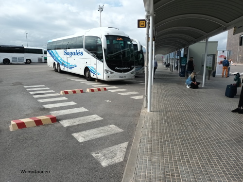 Busbahnhof am Flughafen Girona W